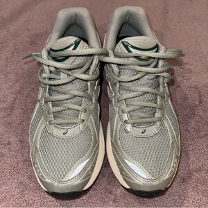 ASICS GT 2160 “Seal Grey Jewel Green” size 9.5 men’s